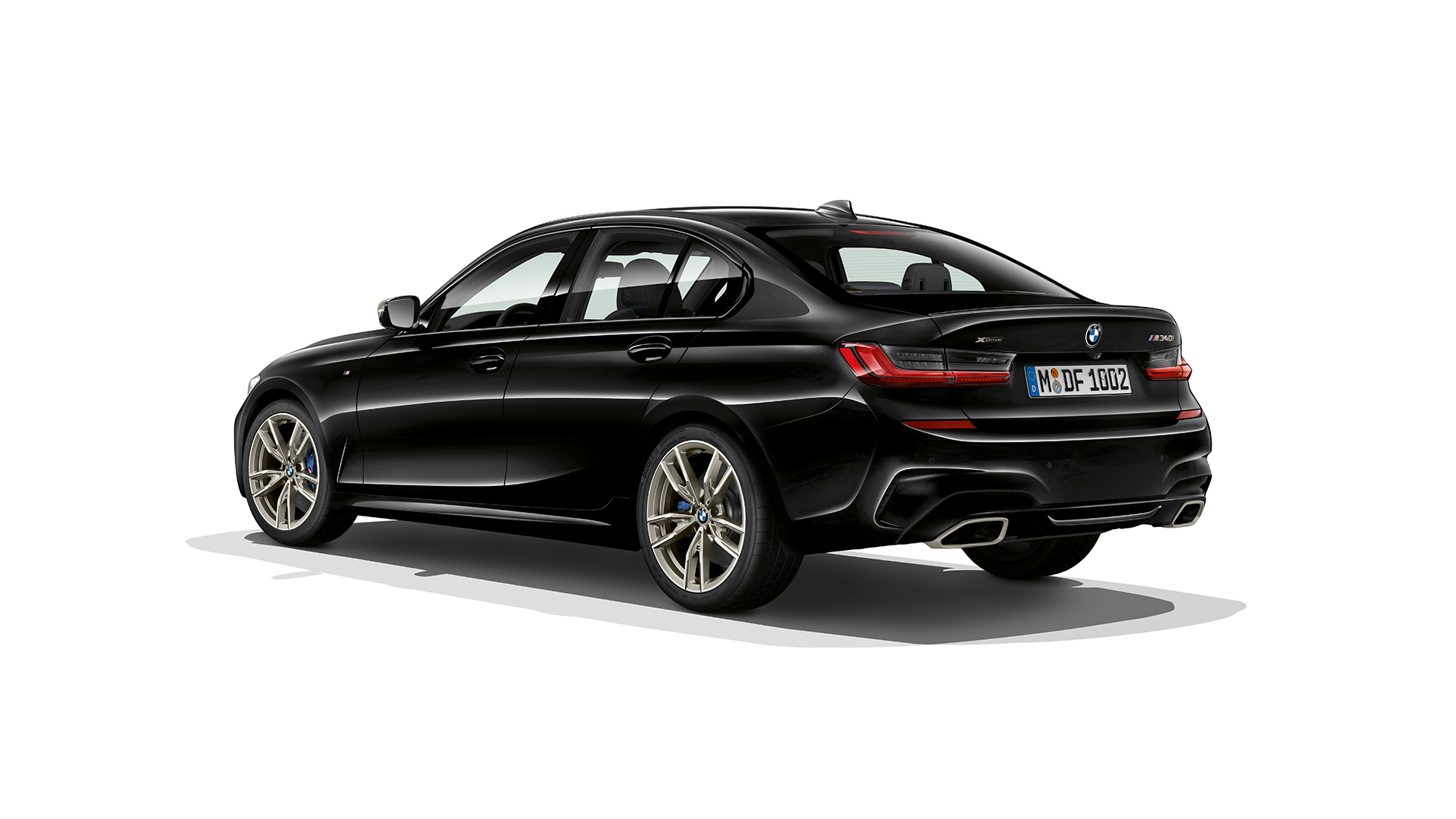 BMW serije 3 Limuzina, stražnji kraj modela M340i xDrive. Tročetvrtinski stražnji prikaz BMW-a serije 3 M340i xDrive Limuzina.