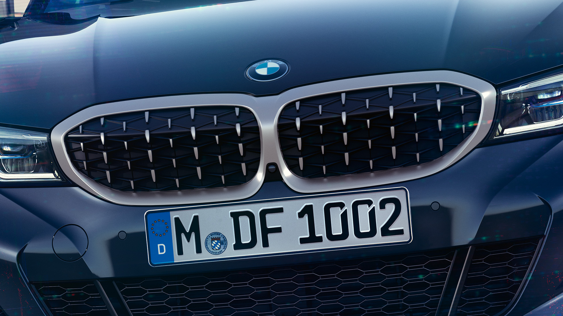 BMW serije 3 Limuzina, BMW bubrezi. Prednji detaljan prikaz BMW-ove dvostrukih bubrega BMW-a serije 3 Limuzina M340i xDrive.