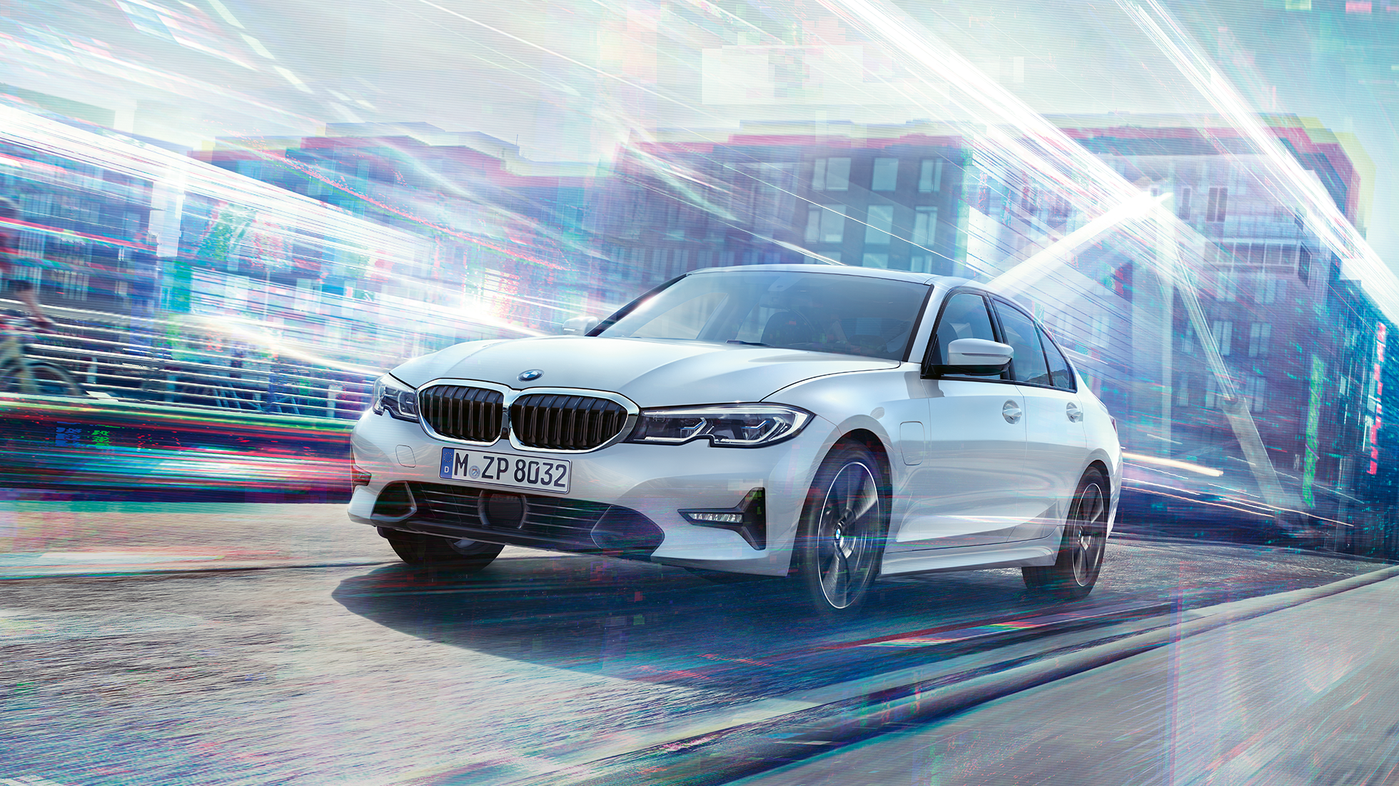BMW serije 3 Limuzina, 330e u vožnji. BMW serije 3 Limuzina 330e u vožnji u urbanom okruženju.