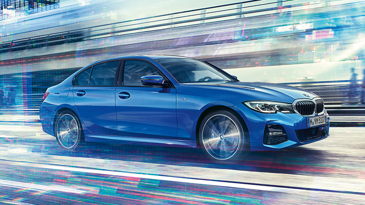 BMW serije 3 Limuzina (G20), bočni prikaz u vožnji. Prikaz BMW serije 3 Limuzine (G20) u vožnji sa strane u urbanom okruženju.