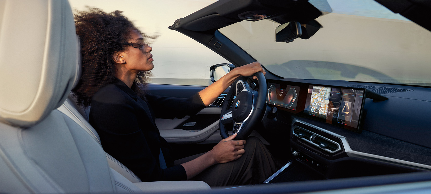 Digitalne usluge i sustavi za pomoć vozaču BMW serije 4 Cabrio G23 2020 BMW serije 4 Cabrio G23 2020 unutrašnjost sustavi za pomoć vozaču digitalne usluge