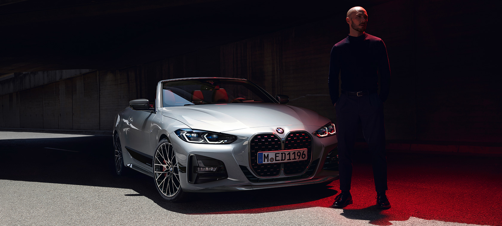 Tročetvrtinski stražnji prikaz s BMW stražnjim nosačem za bicikle Pro 2.0 BMW serije 4 Cabrio G23 2020 BMW serije 4 Cabrio G23 Sanremo Green metalik 2020 tročetvrtinski stražnji prikaz s BMW stražnjim nosačem za bicikle Pro 2.0