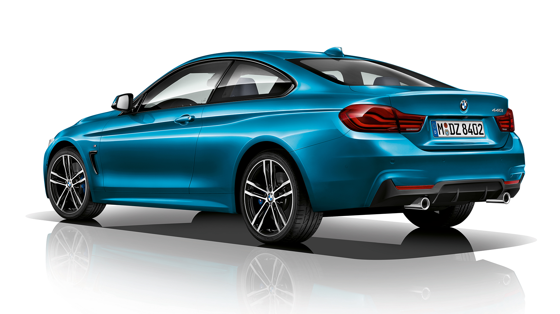 BMW serije 4 Coupé, tročetvrtinski prikaz stražnjeg kraja modela M Sport BMW serije 4 Coupé, tročetvrtinski prikaz stražnjeg kraja modela M Sport