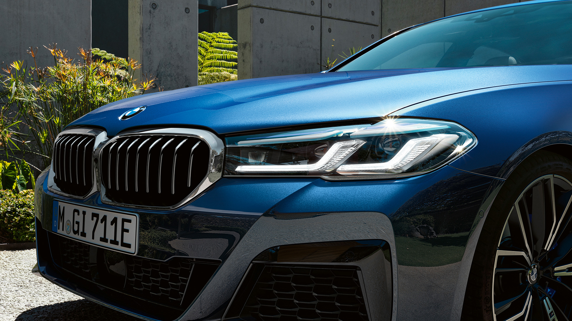 BMW Laserlight BMW serije 5 limuzina G30 BMW Laserlight BMW serije 5 limuzina G30 Facelift 2020 Phytonic Blue pogled izbliza