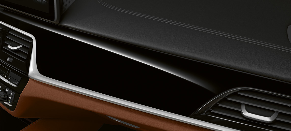 Ukrasne letvice BMW serije 5 Touring G31 Individual unutrašnjost Ukrasne letvice BMW serije 5 Touring Individual G31 Facelift 2020 unutrašnjost kokpit