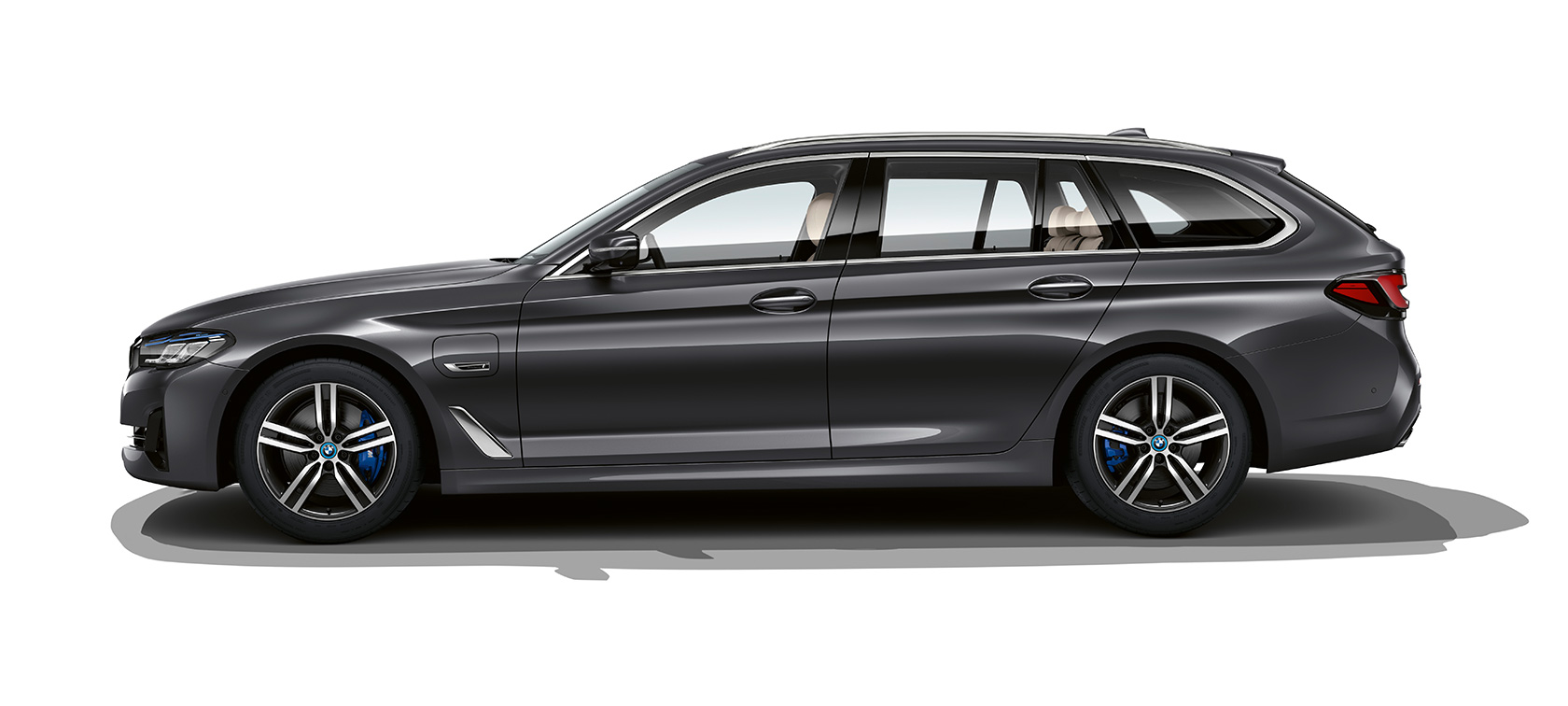 BMW serije 5 Touring G31 u mirovanju BMW serije 5 Touring G31 Facelift 2020 u mirovanju bočni prikaz