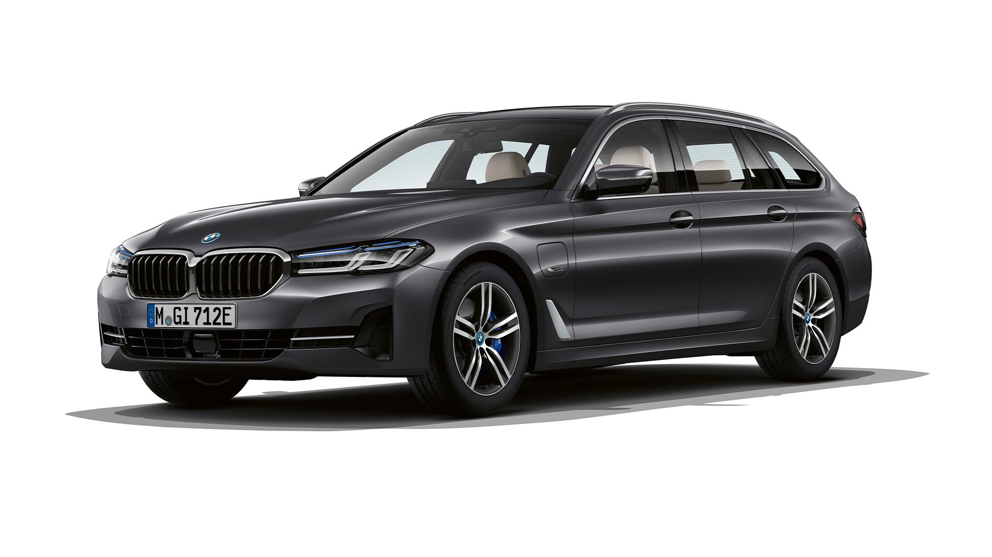 BMW serije 5 Touring 530 i G31 2020 osnovna oprema sprijeda BMW serije 5 Touring 530i G31 2020 osnovna oprema Sophisto Grey tročetvrtinski prikaz sprijeda
