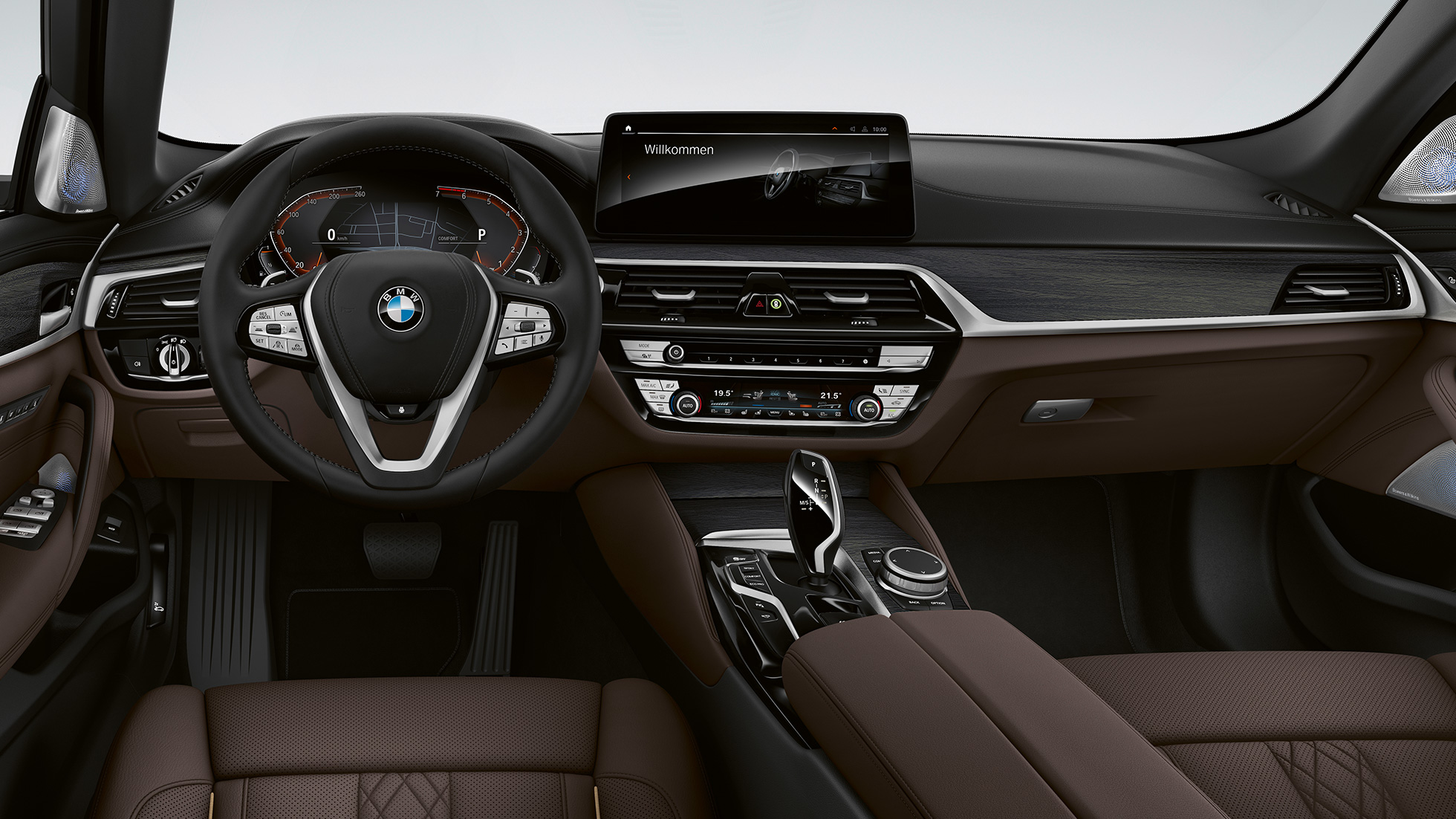 Kokpit BMW serije 5 Touring G31 Luxury Line Kokpit BMW serije 5 Touring 530i G31 2020 Luxury Line Exclusive koža ‘Nappa’ Mokka ekskluzivni prošivi s kontrastnim trakama unutrašnjost