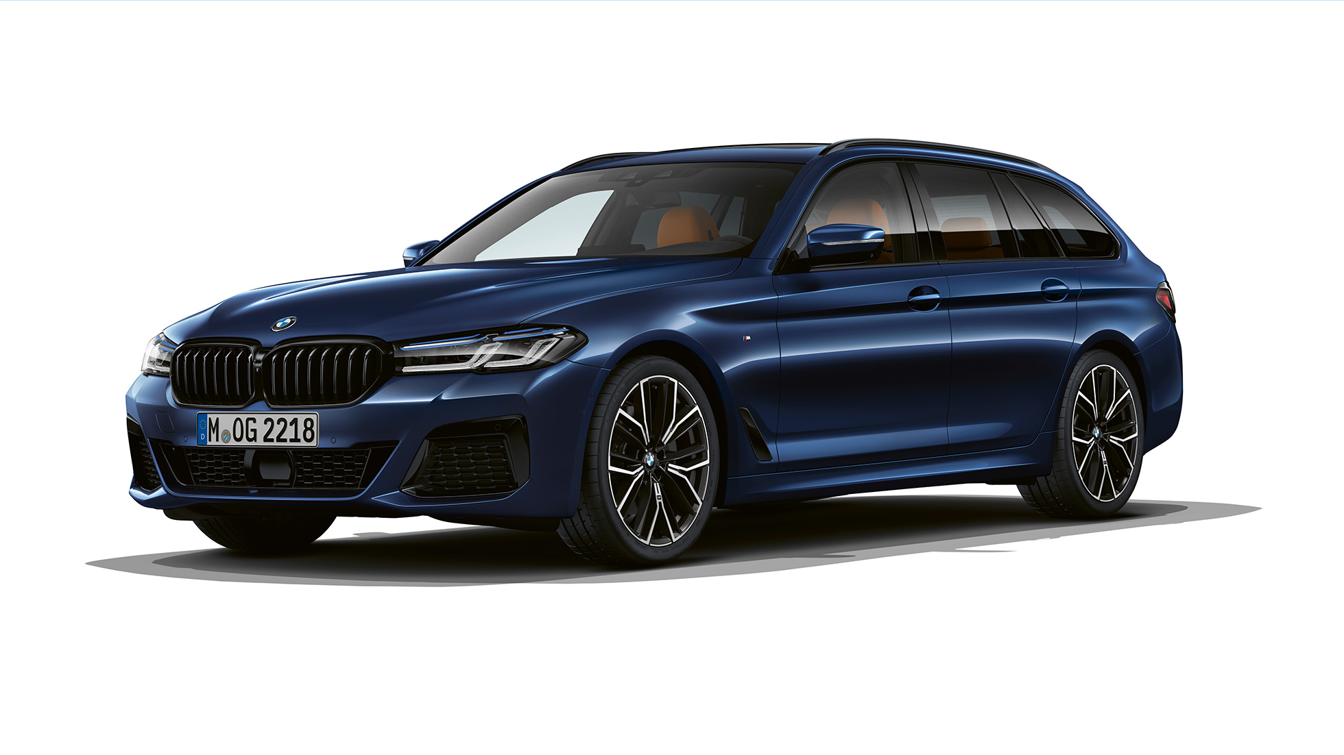 BMW serije 5 Touring G31 M Sport paket sprijeda BMW serije 5 Touring 530e G31 2020 M Sport paket Tansanite Blue ll metalik tročetvrtinski prednji prikaz