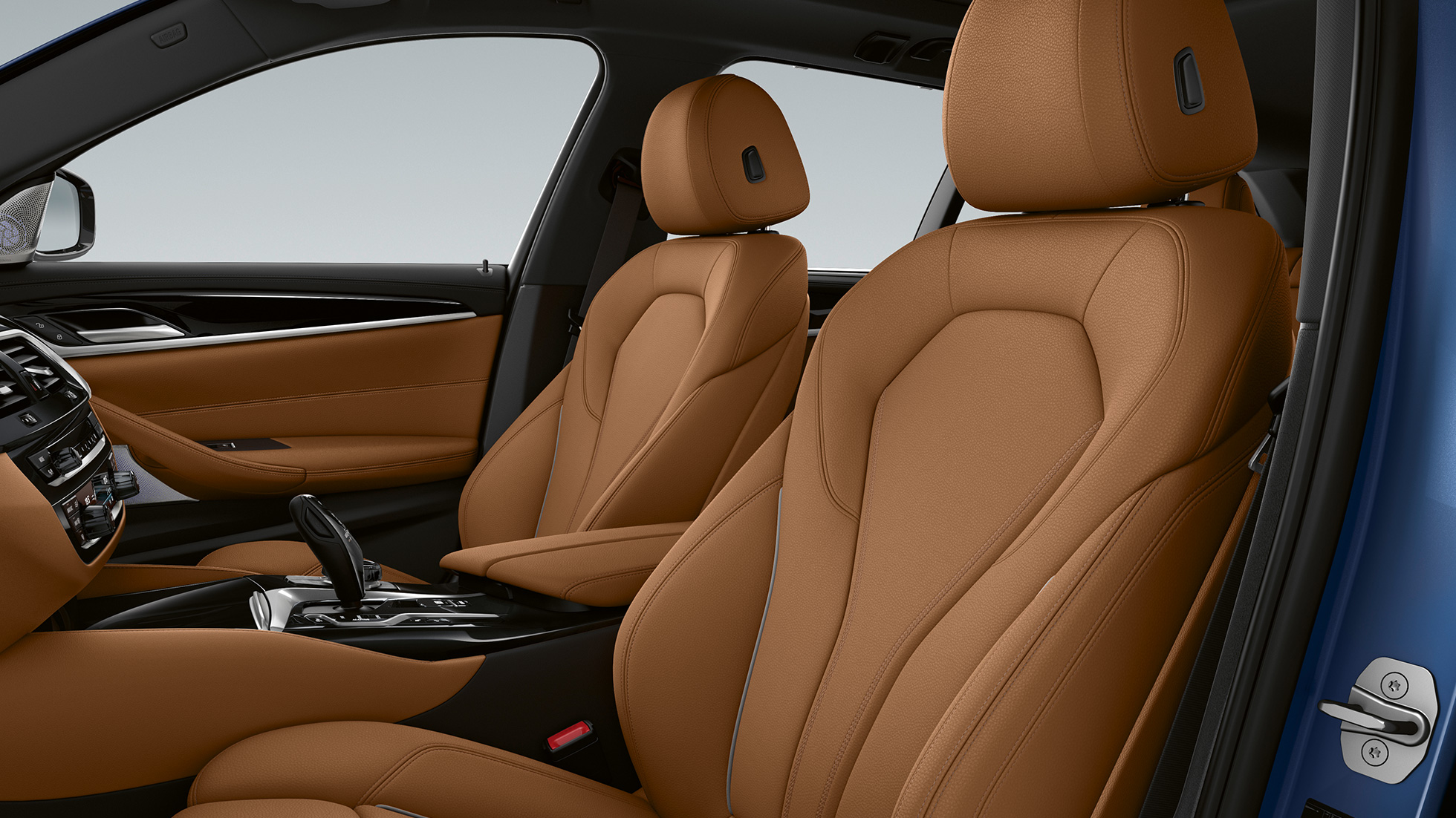 Presvlake BMW serije 5 Touring G31 M Sport paket Presvlake koža ‘Dakota’ Cognac ekskluzivni prošivi BMW serije 5 Touring 530e G31 2020 M Sport paket unutrašnjost