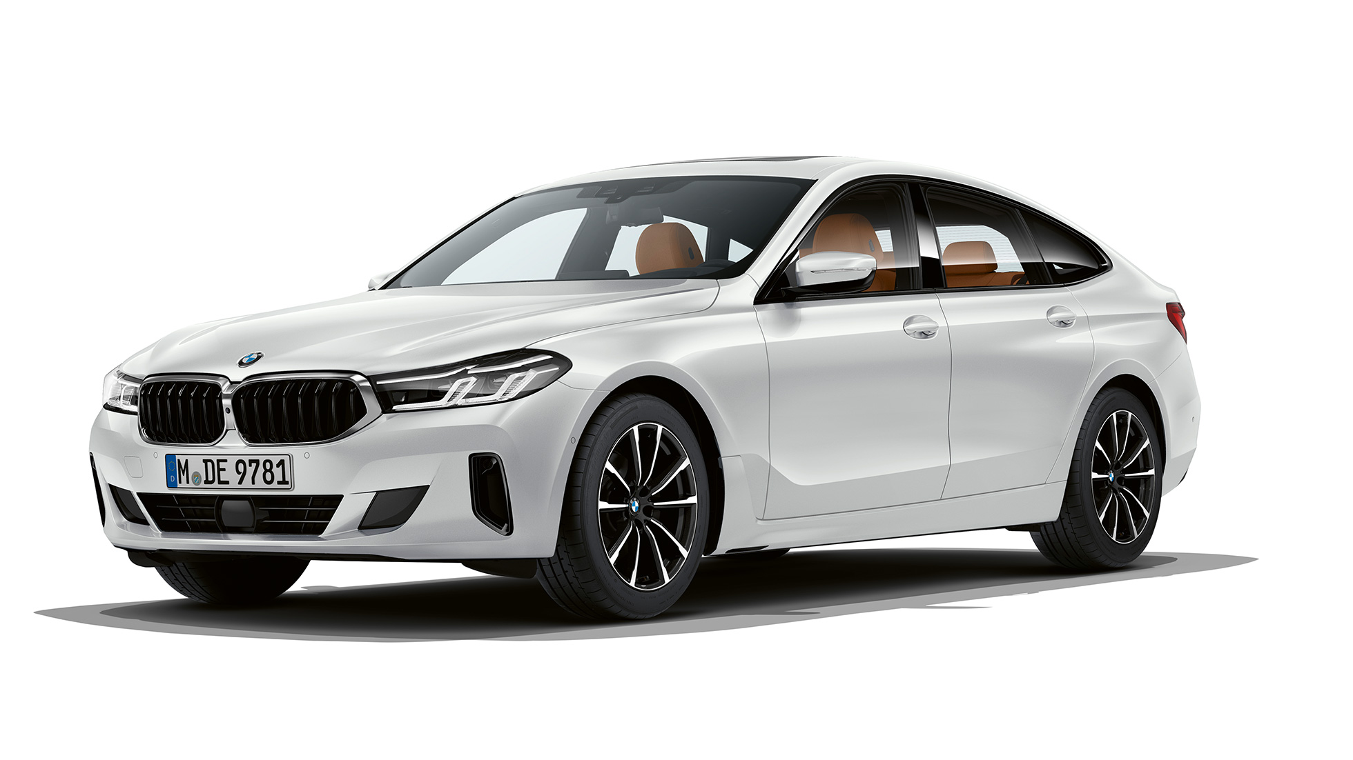 BMW serije 6 Gran Turismo osnovna oprema G32 2020 BMW serije 6 Gran Turismo G32 620d 2020 osnovna oprema Mineral White metalik tročetvrtinski prednji prikaz