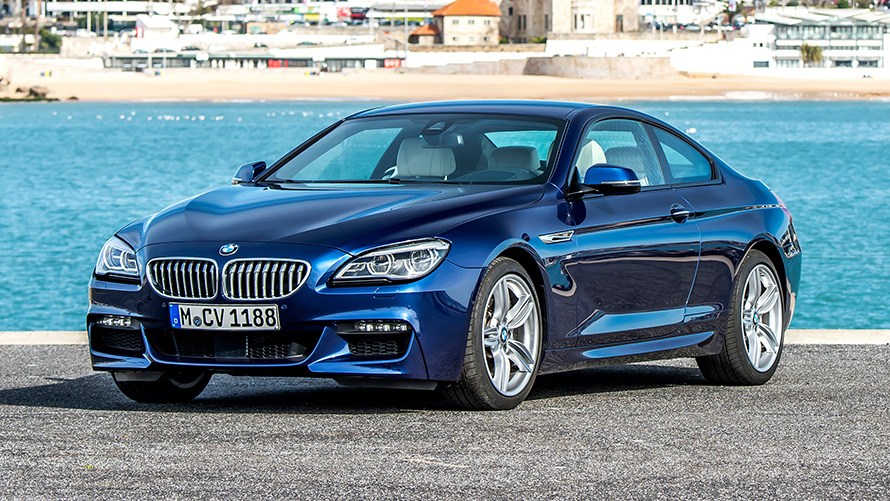 BMW serije 6 Coupé (F13) tročetvrtinski pogled sprijeda ispred plaže BMW serije 6 Coupé (F13) tročetvrtinski pogled sprijeda ispred plaže