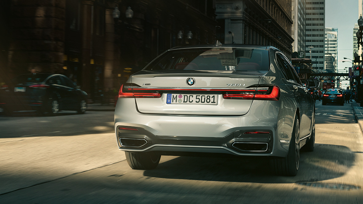 Opcija Reversing Assistant BMW-a serije 7 Limuzina BMW Reversing Assistant: Stražnji prikaz BMW-a serije 7 Limuzina