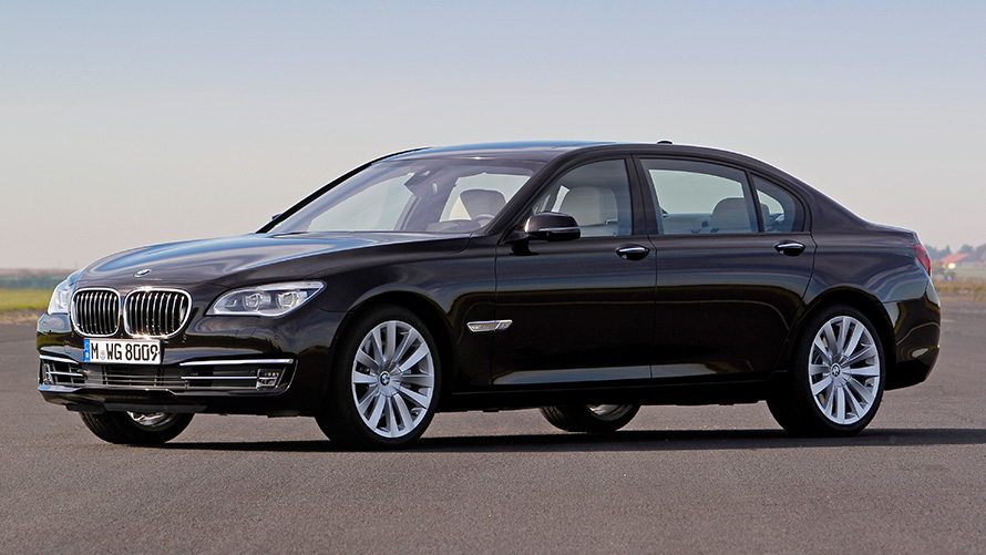 BMW serije 7 limuzina (F02) 7/8 pogled s boka u mirovanju BMW serije 7 limuzina (F02) 7/8 pogled s boka u mirovanju