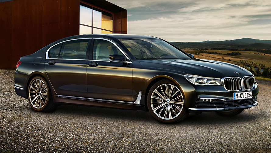BMW serije 7 limuzina (G12) 7/8 pogled s boka u mirovanju BMW serije 7 limuzina (G12) 7/8 pogled s boka u mirovanju