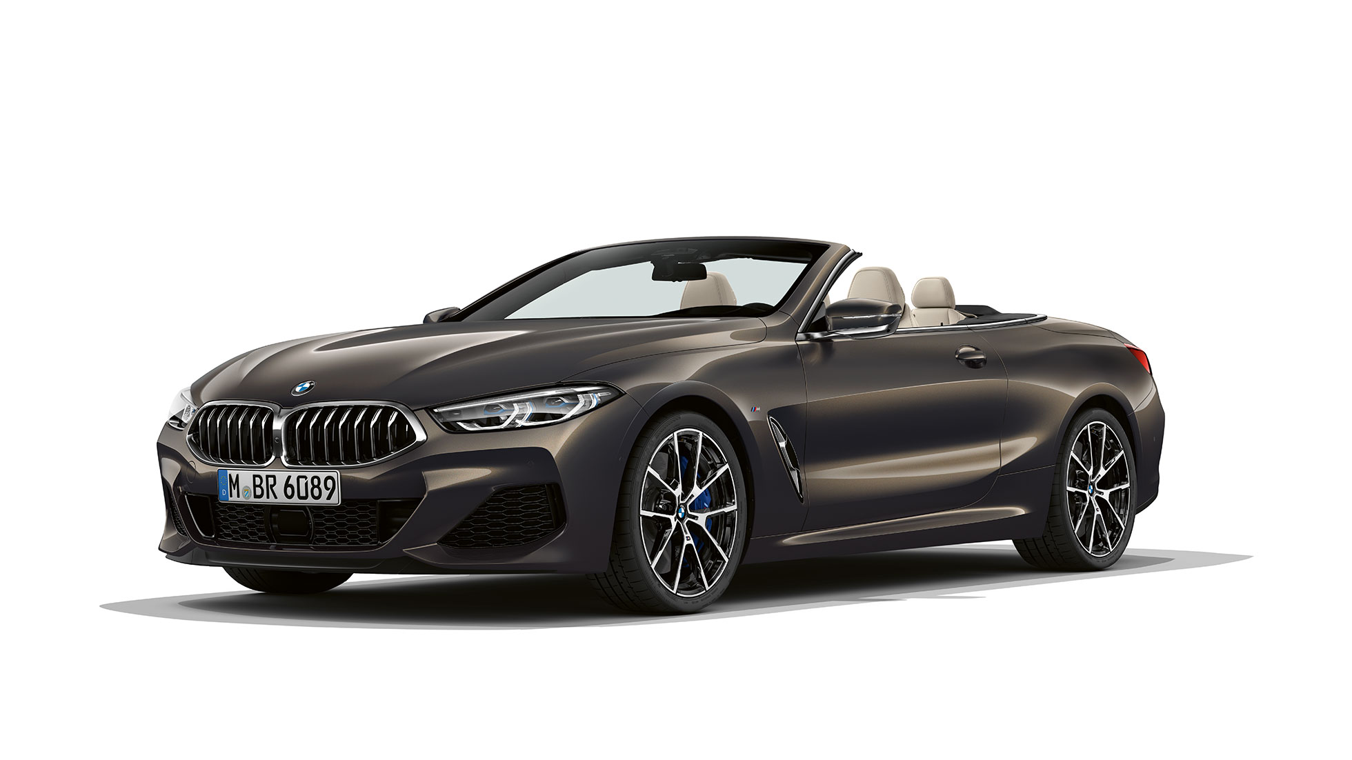 BMW M850i xDrive, Dravit Grey metalik, tročetvrtinski prikaz prednjeg kraja. BMW M850i xDrive, Dravit Grey metalik, tročetvrtinski prikaz prednjeg kraja.