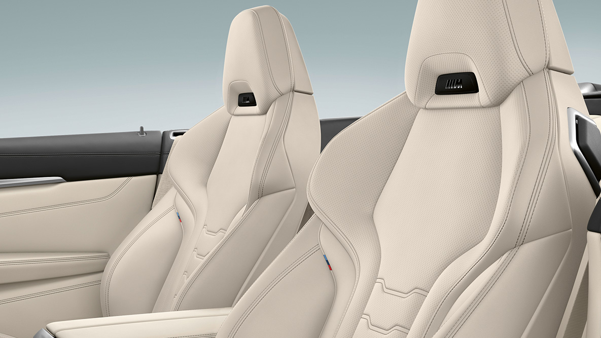 BMW M850i xDrive, višenamjenska sjedala u ‘Merino’ koži, Ivory White, Ivory White, s grijačem naslona za glavu. BMW M850i xDrive, višenamjenska sjedala u ‘Merino’ koži, Ivory White, s grijačem naslona za glavu.