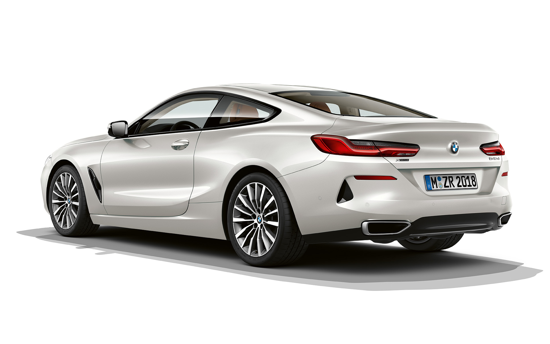 BMW serije 8 Coupé, Mineral White metalik boja Prikaz BMW-a serije 8 Coupé u Mineral White metalik boji na bijeloj pozadini.