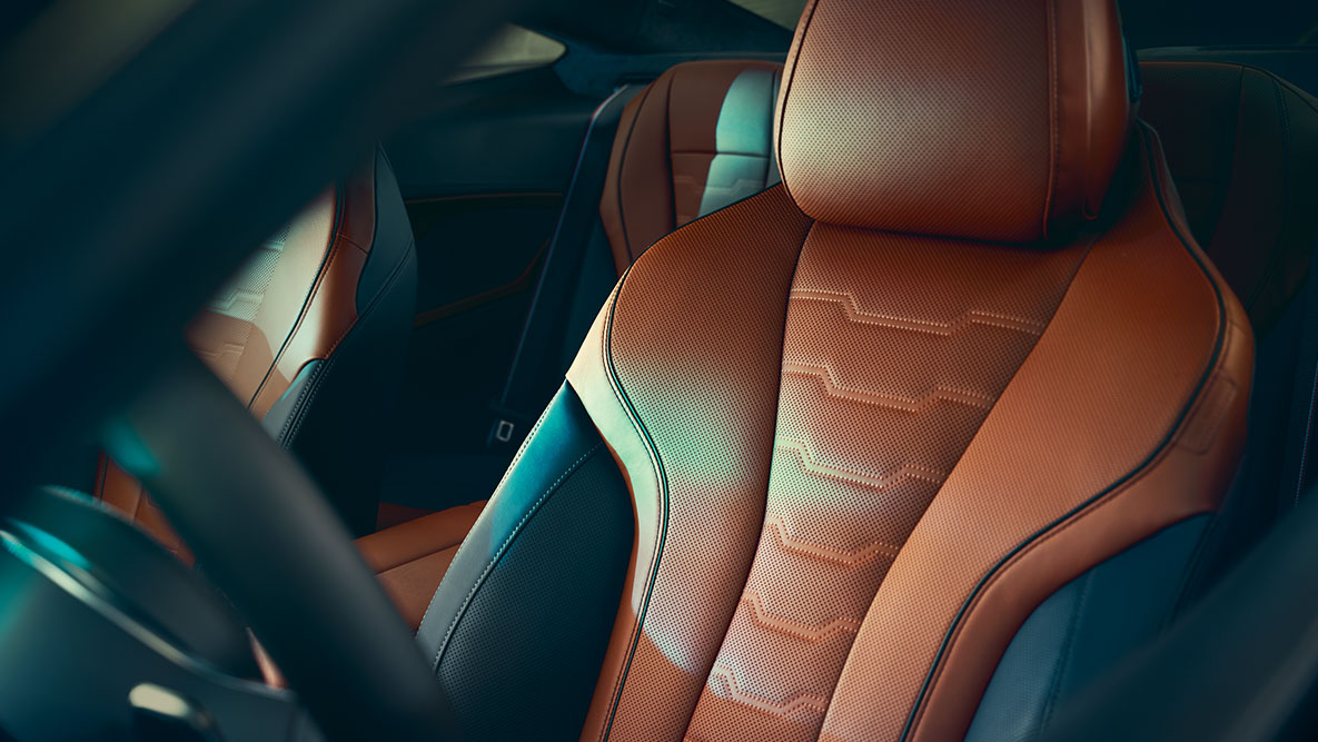 Višenamjensko sjedalo BMW-a serije 8 Coupé. Detaljan prikaz višenamjenskog sjedala u 'Merino' koži BMW-a serije 8 Coupé.