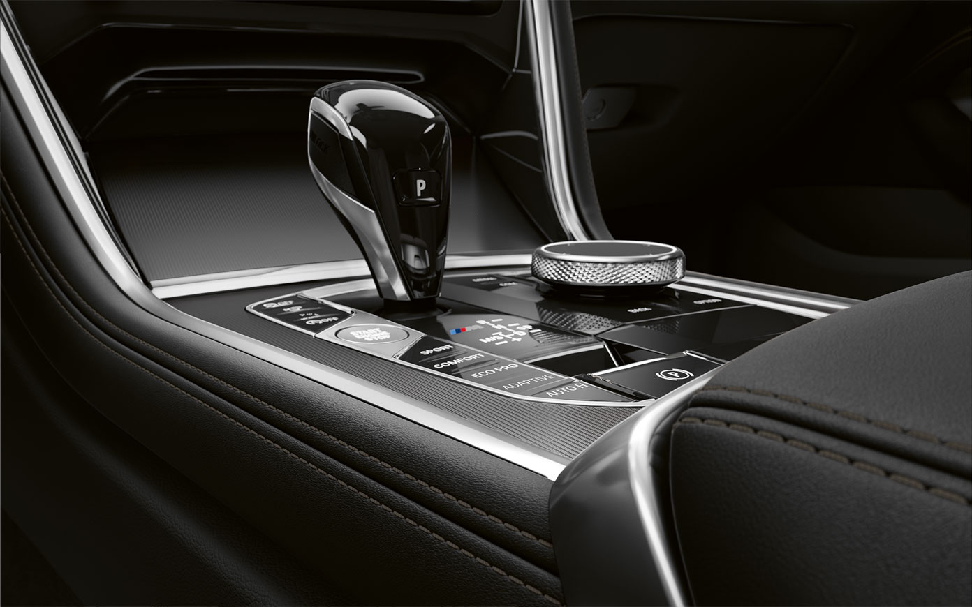 BMW serije 8 Coupé, središnja konzola. Detaljan prikaz središnje konzole BMW-a serije 8 Coupé.