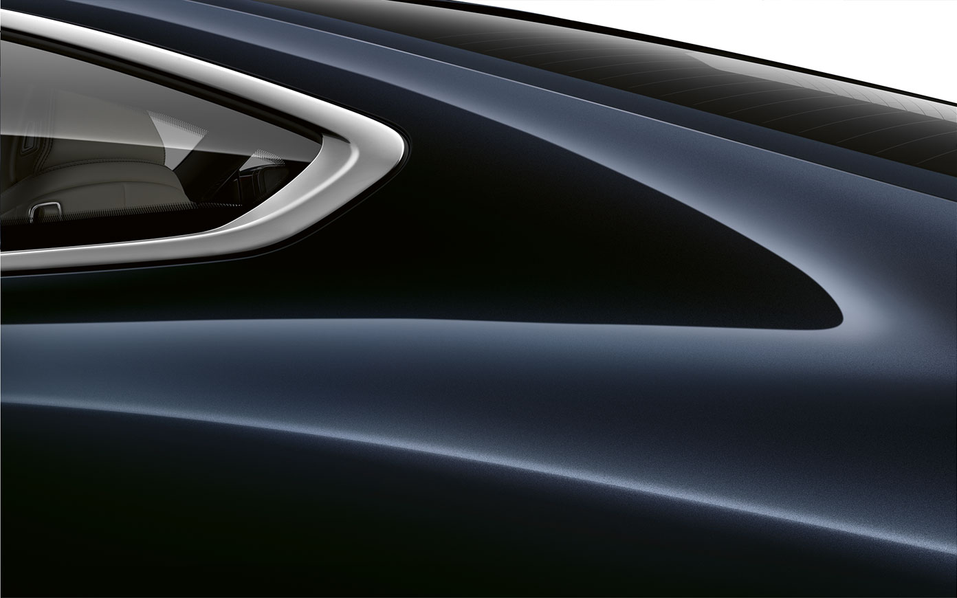 BMW serije 8 Coupé, detaljan prikaz C stupa. Detaljan prikaz C stupa BMW-a serije 8 Coupé u Carbon Black metalik boji.
