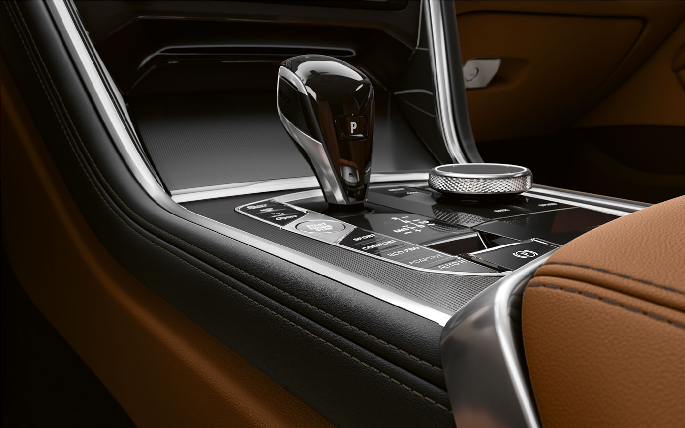 BMW serije 8 Coupé, središnja konzola. Detaljan prikaz središnje konzole BMW-a serije 8 Coupé.