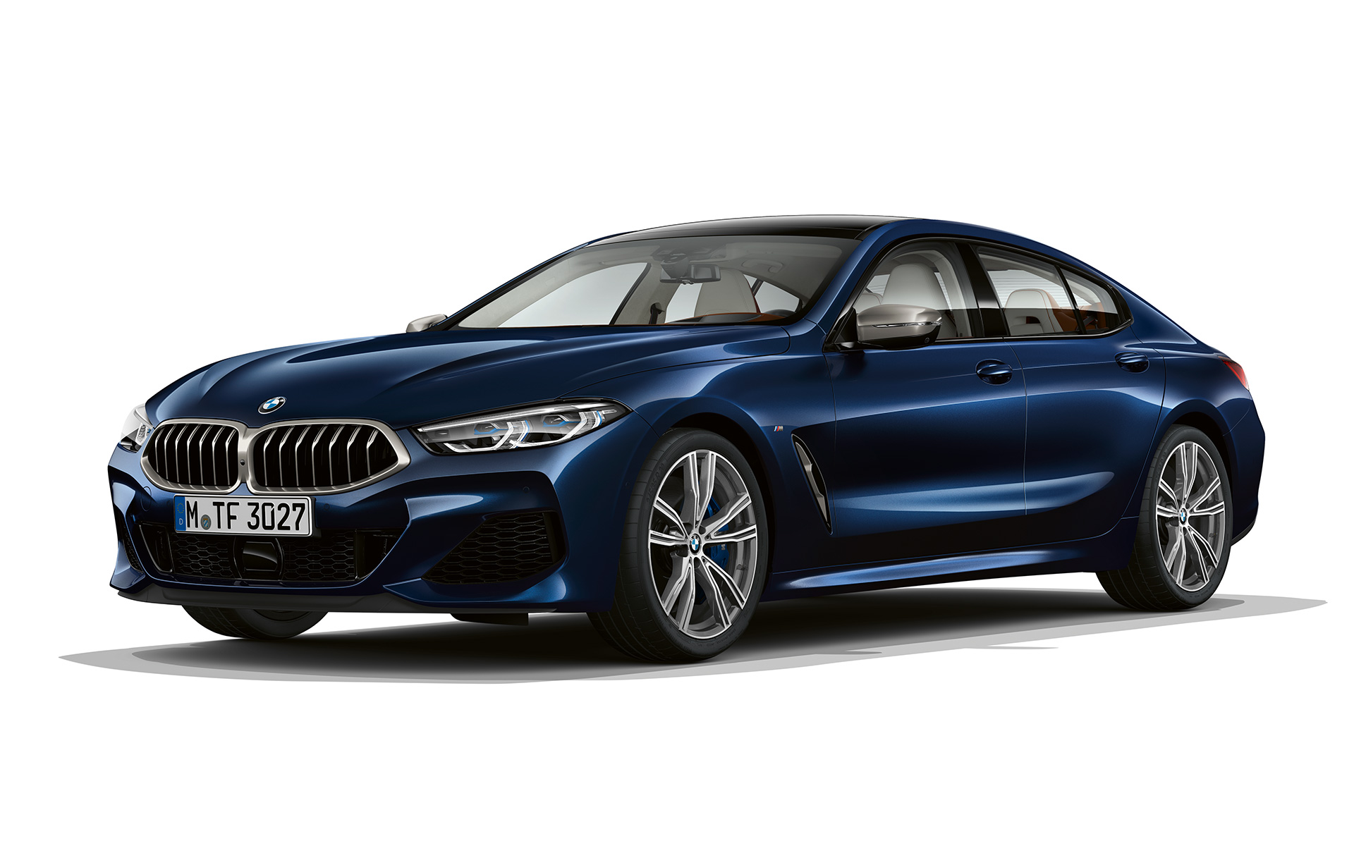 Individual Sophistication tročetvrtinski prikaz prednjeg kraja BMW serije 8 Gran Coupé, Individual Sophistication tročetvrtinski prikaz prednjeg kraja