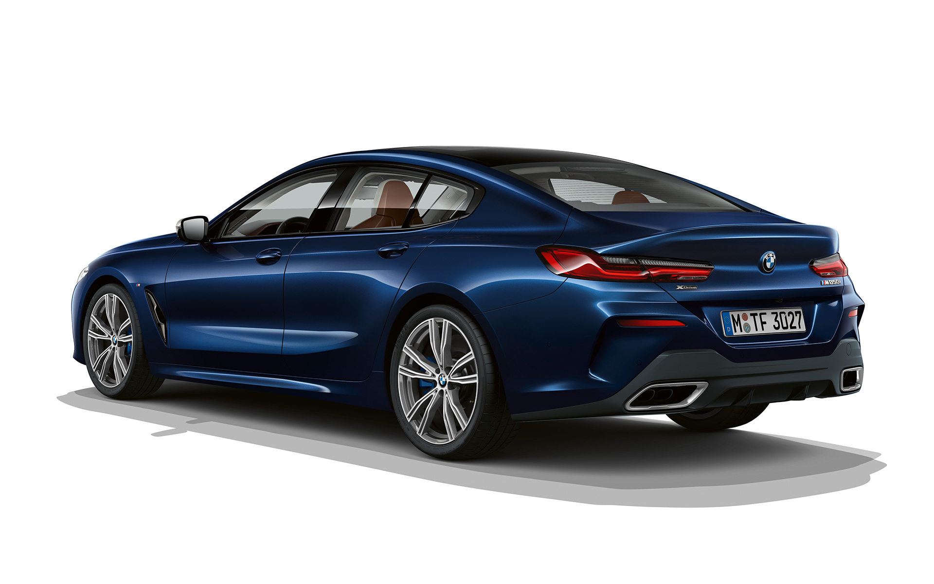 Individual Sophistication tročetvrtinski prikaz stražnjeg kraja BMW serije 8 Gran Coupé, Individual Sophistication tročetvrtinski prikaz stražnjeg kraja