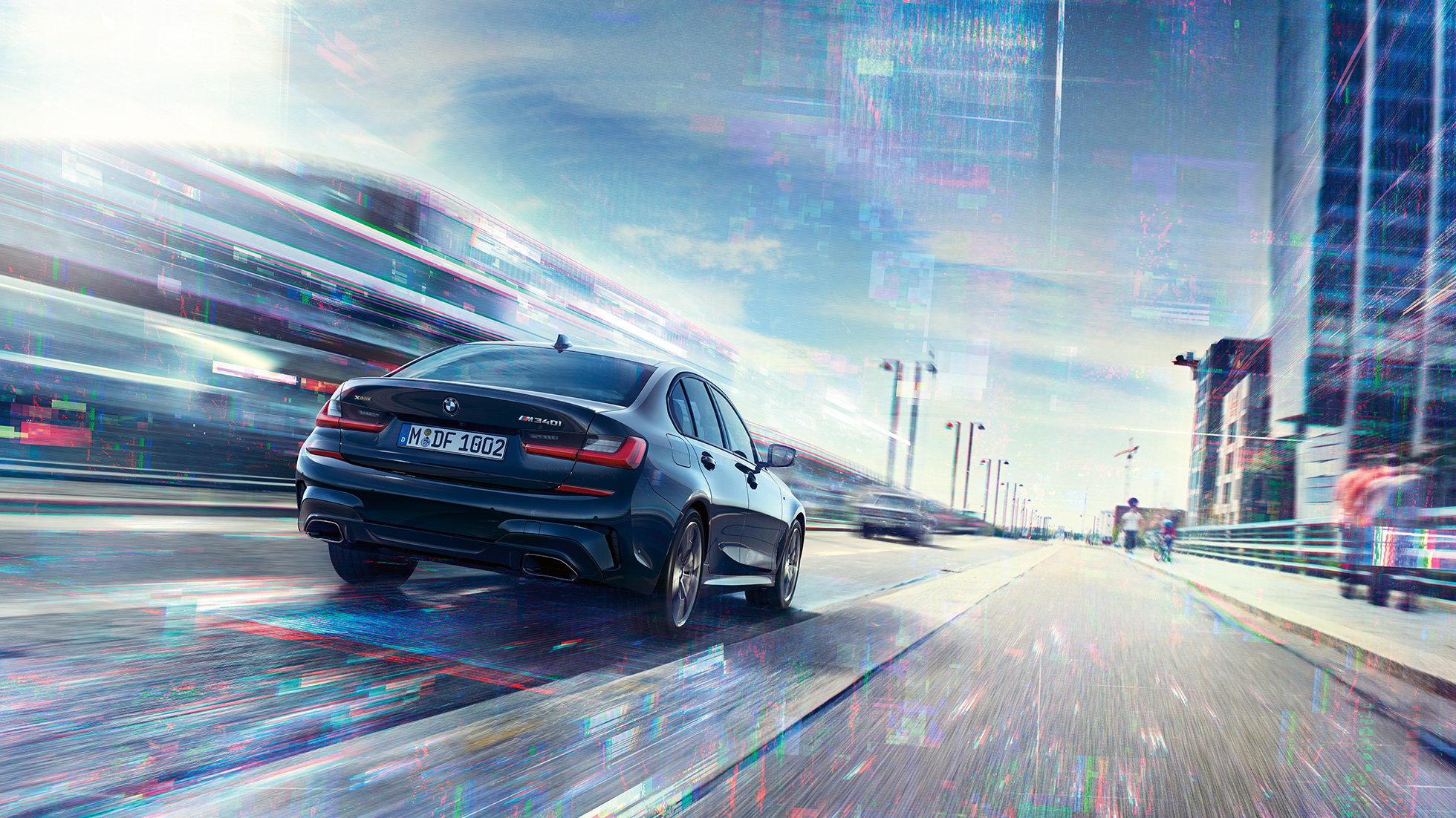 Stražnji kraj BMW-a M340i xDrive Limuzina Stražnji prikaz BMW-a M340i xDrive Limuzina G20 Sapphire Black metalik boje