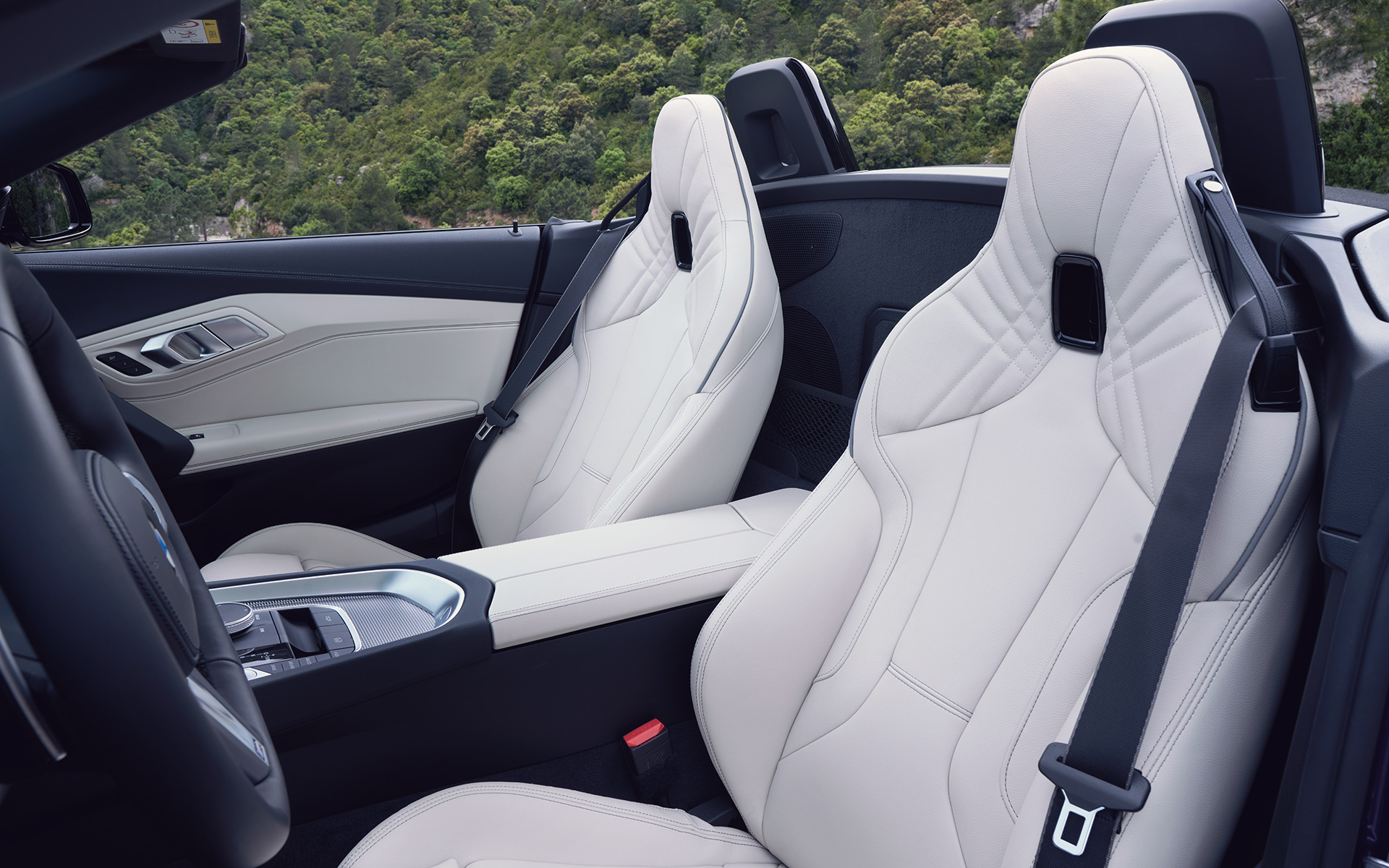 BMW Z4 M40i G29 2022 Portimao Blue air breather specifičan za model i naplatci od lakih legura