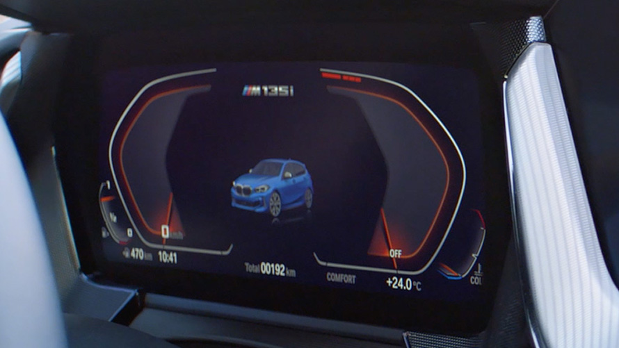 BMW M135i xDrive (F40) film BMW M135i xDrive (F40) u M Misano Blue metalik u videu