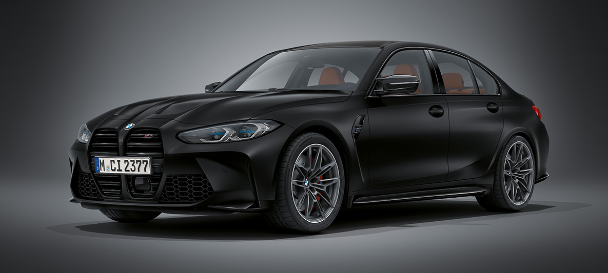 BMW Individual Frozen Black metalik BMW M3 limuzina G80 2020 BMW M3 limuzina BMW Individual Frozen Black metalik G80 2020 tročetvrinski pogled sprijeda u mirovanju