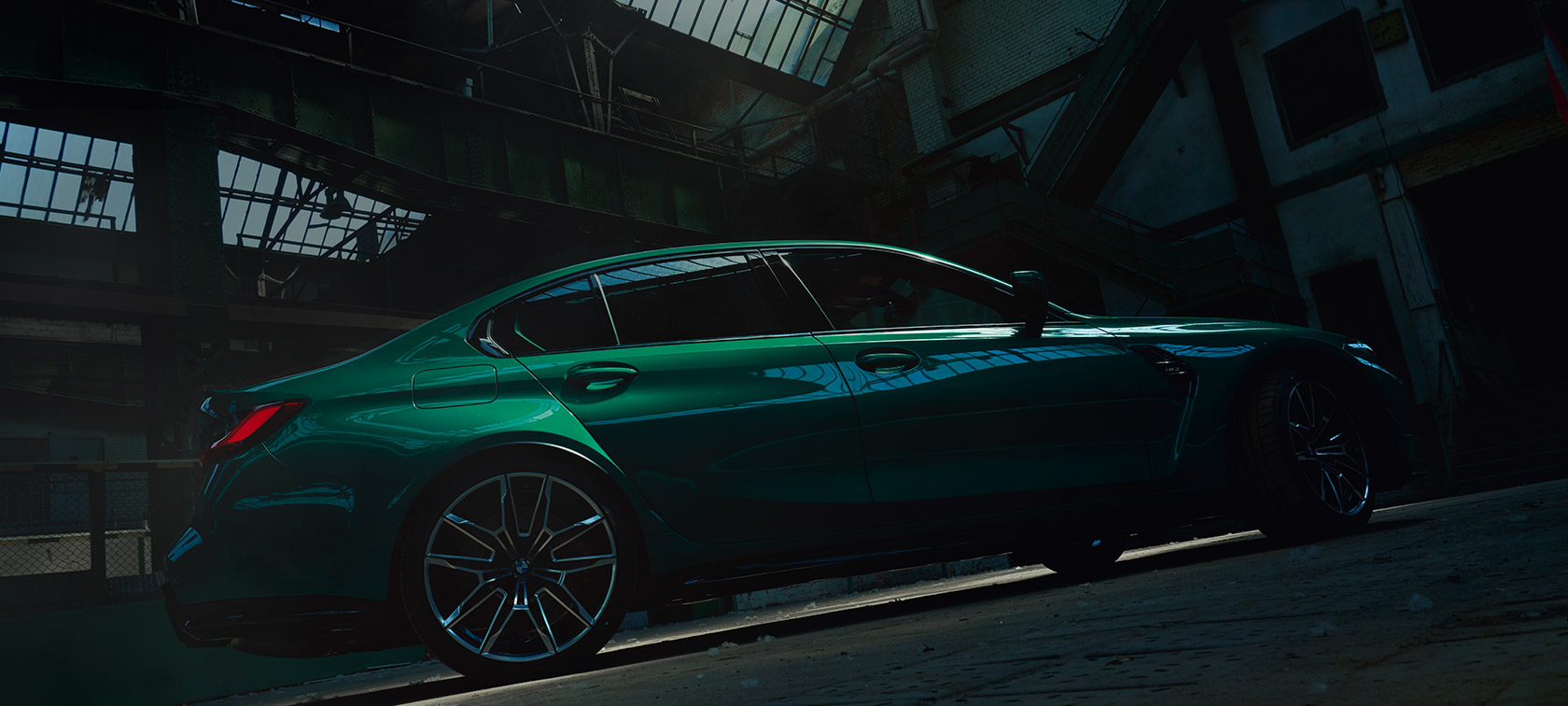 BMW M3 Limuzina G80 2020 bočni prikaz žablja perspektiva BMW M3 Limuzina G80 2020 Isle of Man Green metalik bočni prikaz žablja perspektiva