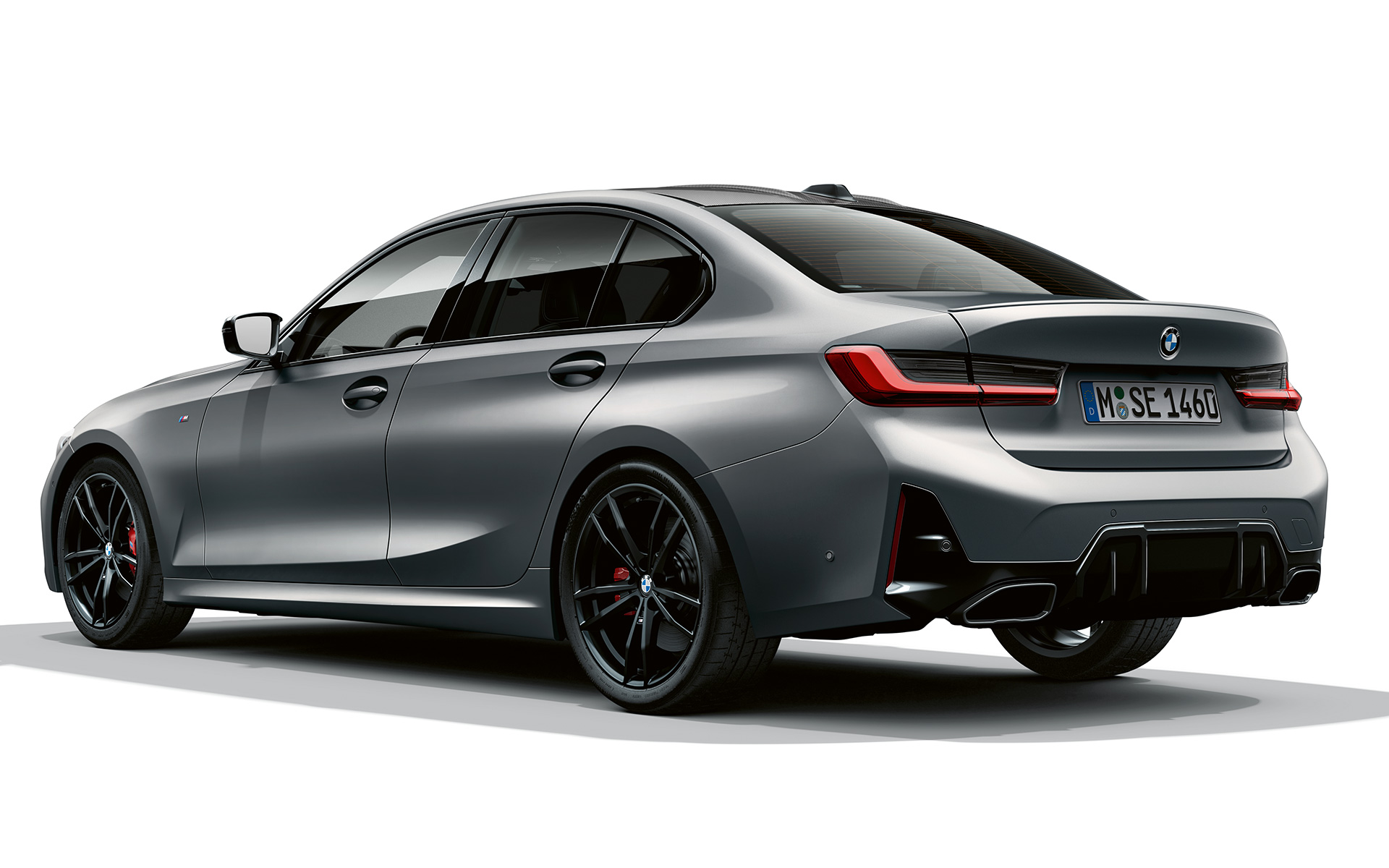 M stražnji spojler BMW M340i xDrive Limuzina G20 BMW M340i xDrive Limuzina G20 BMW Individual Frozen Pure Grey metalik tročetvrtinski pogled straga M stražnji spojler