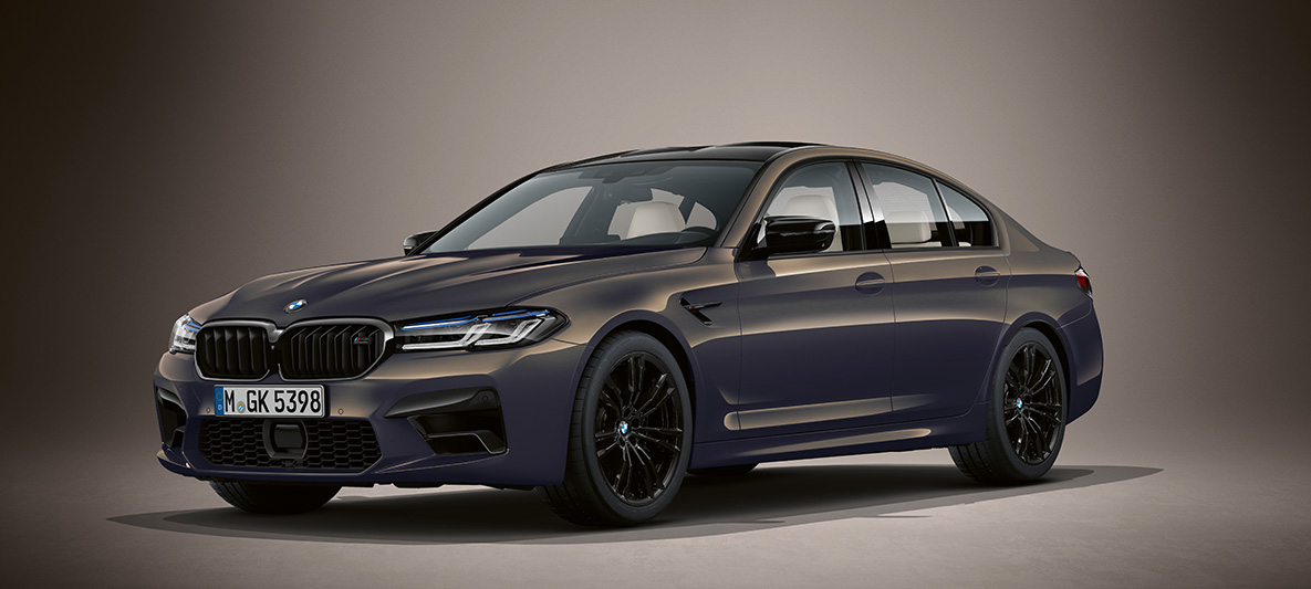 BMW Individual BMW M5 Limuzina F90 2020 Alvite Grey metalik boja Tročetvrtinski prikaz prednjeg kraja BMW-a Individual BMW M5 Limuzina F90 LCI Facelift 2020 Alvite Grey metalik boje