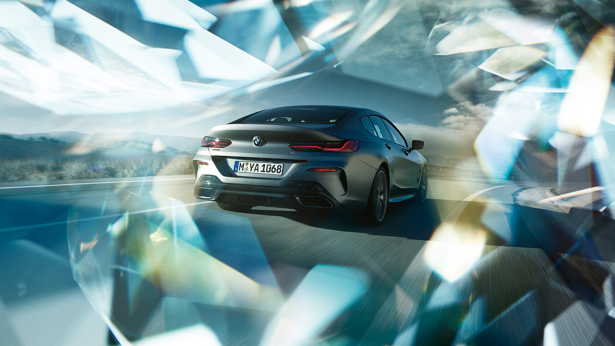 Tročetvrtinski prikaz stražnjeg kraja BMW-a M850i xDrive Gran Coupé Tročetvrtinski prikaz stražnjeg kraja BMW-a M850i xDrive Gran Coupé G16 2019 BMW Individual Frozen Bluestone metalik boje