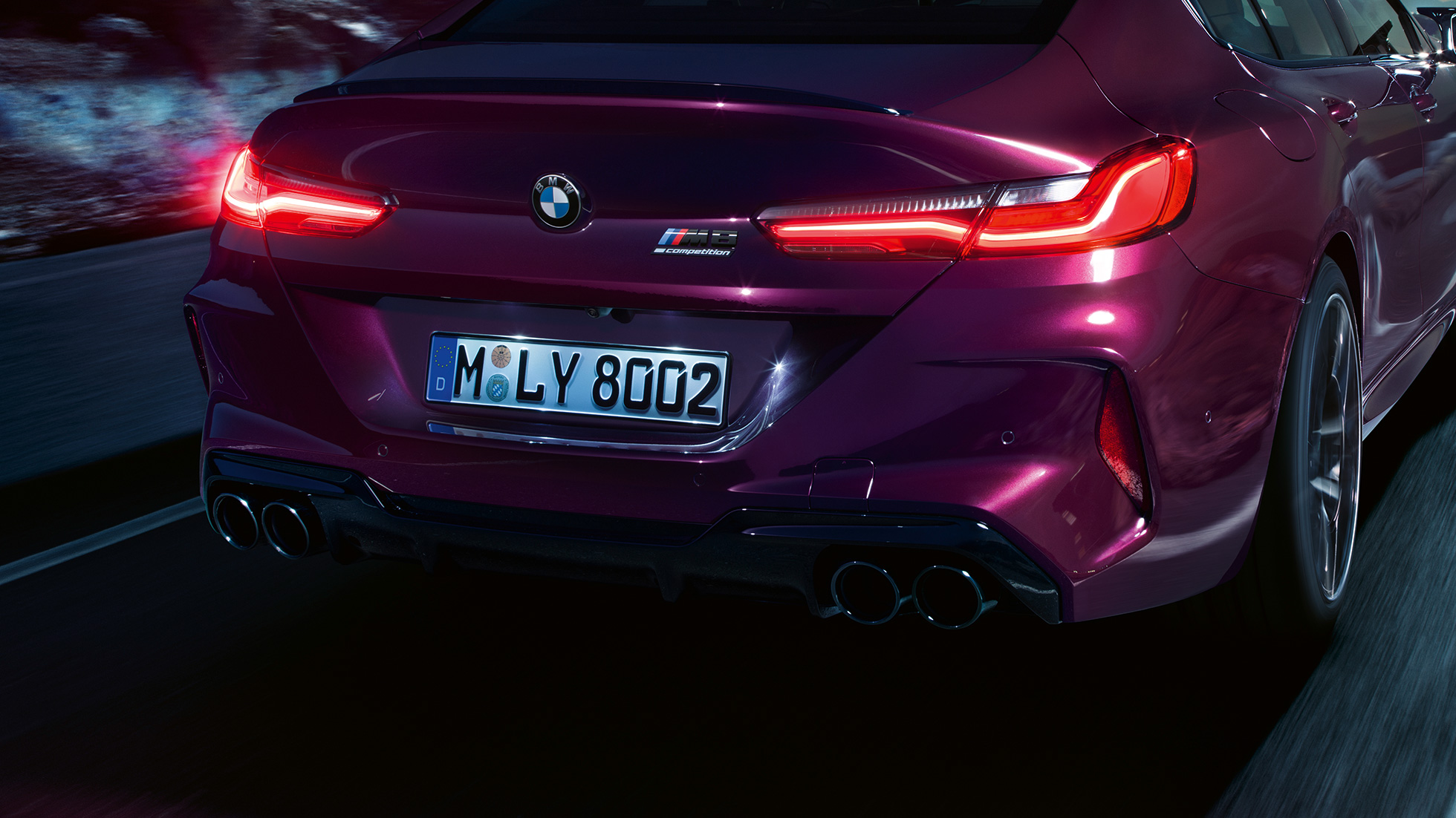 Detaljan prikaz stražnjeg kraja BMW-a M8 Competition Gran Coupé Detaljan prikaz stražnjeg kraja BMW-a M8 Competition Gran Coupé F93 BMW Individual Ametrine metalik boje