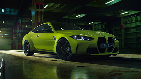 BMW M serije BMW M4 G82 tročetvrtinski pogled s boka u mirovanju