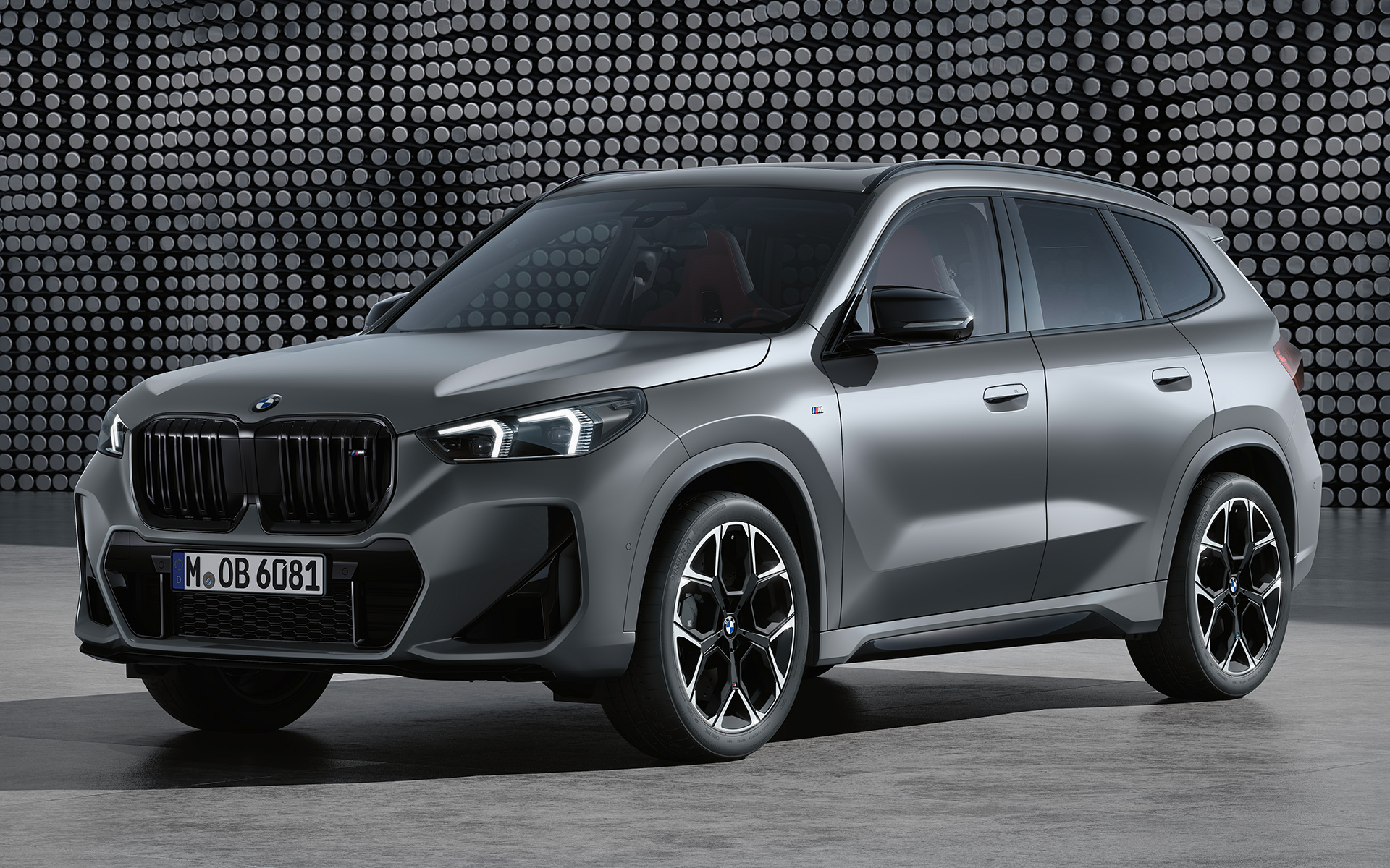 BMW X1 M35i xDrive BMW X1 M35i xDrive Tri-četvrtine pogled sprijeda
