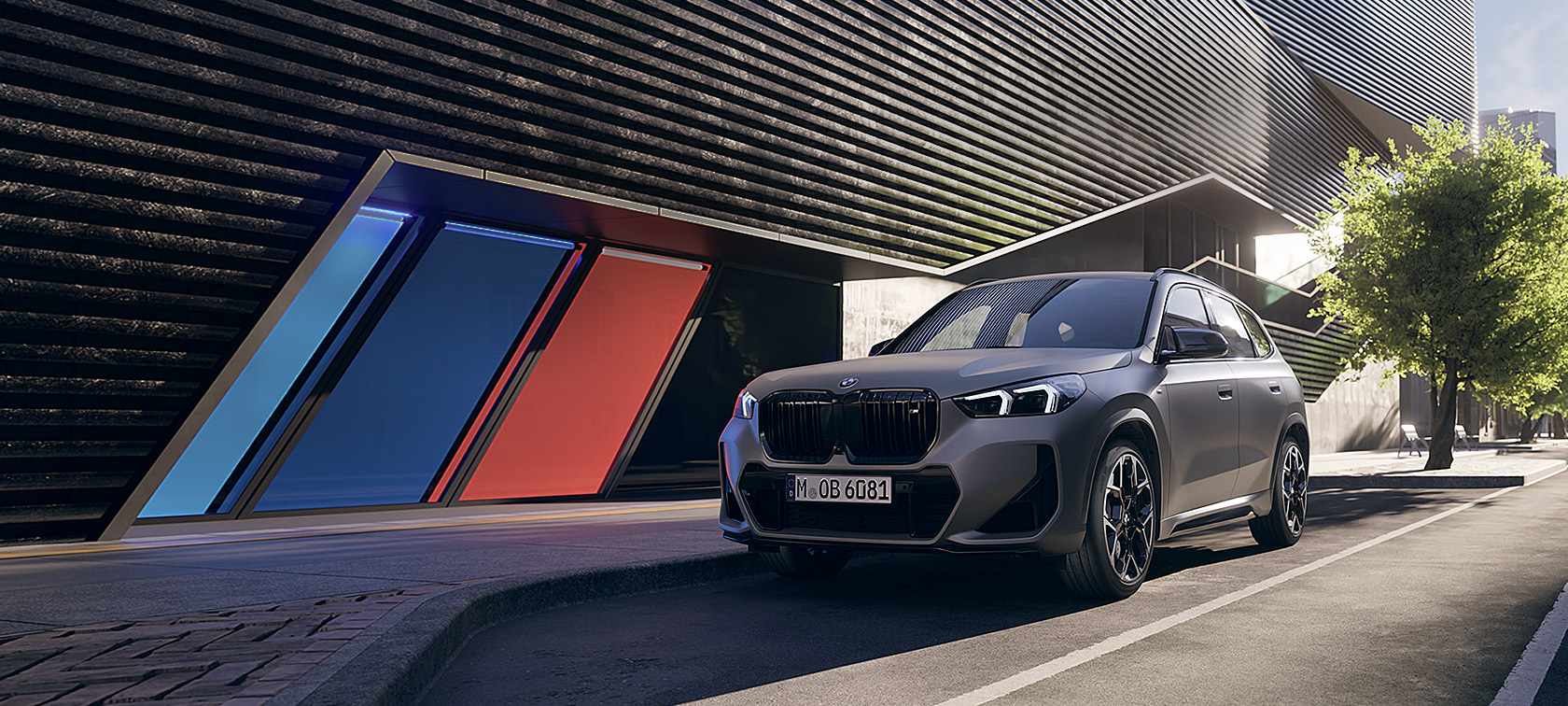 BMW X1 M35i xDrive 3/4 bočni prikaz