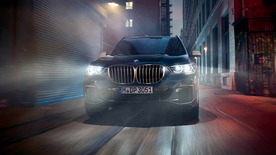 BMW bubrežna rešetka u Cerium Grey BMW X5 M50i G05 2018 SUV Carbon black metalik u pogledu sprijeda