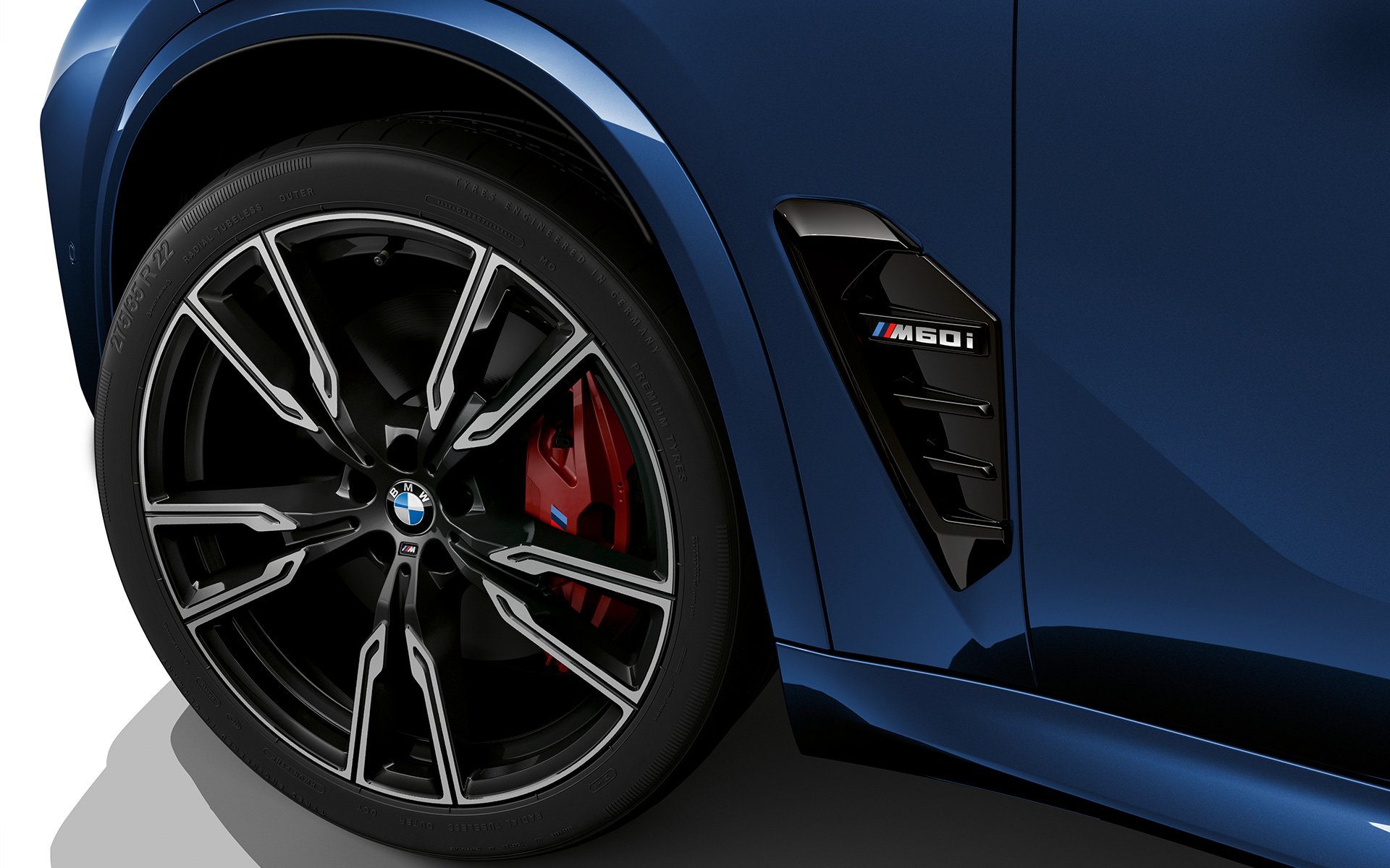 BMW X5 M60i xDrive G05 MP bočni otvor BMW X5 M60i xDrive G05 MP bočni otvor krupni plan