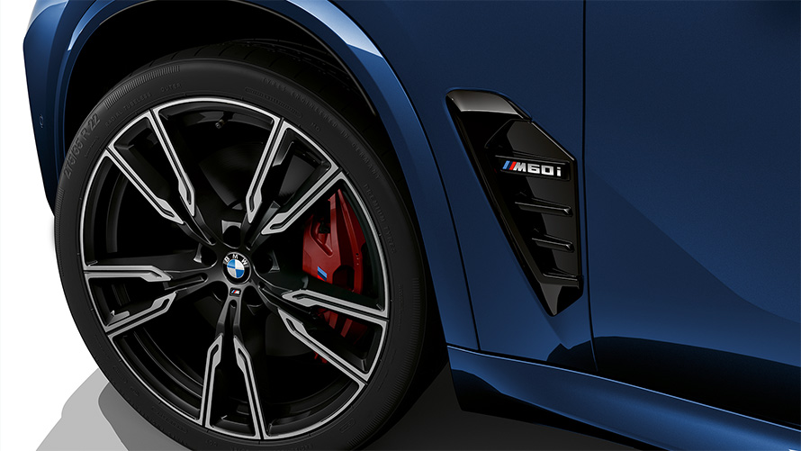 BMW X5 M60i xDrive G05 MP bočni otvor krupni plan