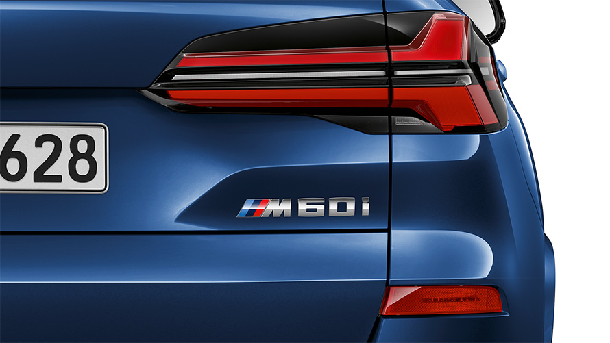 BMW X5 M60i xDrive G05 MP stražnje svjetlo krupni plan