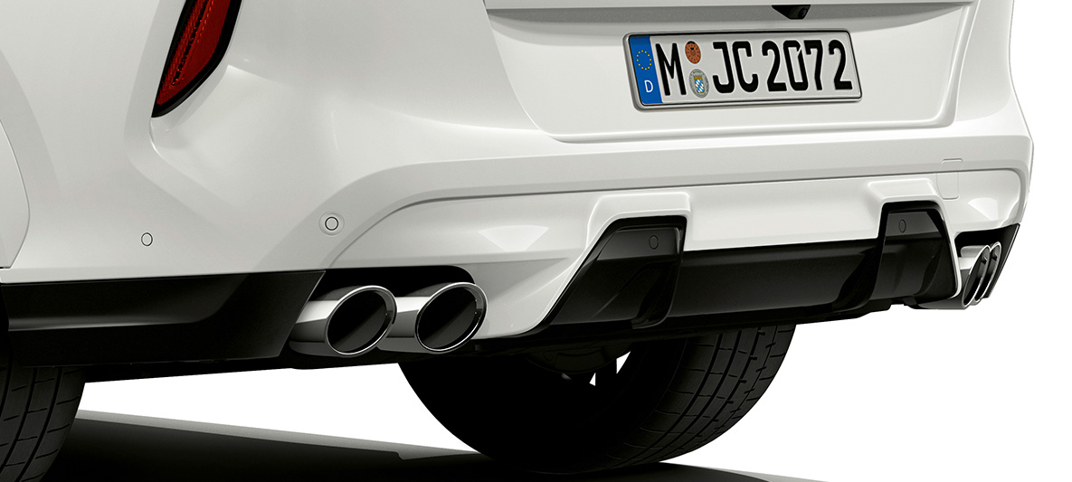 Donji dio branika BMW-a X6 M SUV Prikaz stražnjeg kraja i donjeg dijela branika BMW-a X6 M SUV F96