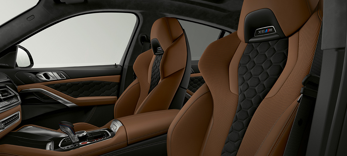 M višenamjenska sjedala BMW X6 M M višenamjenska sjedala s X6 M logotipom u unutrašnjosti BMW-a X6 M F96 2020