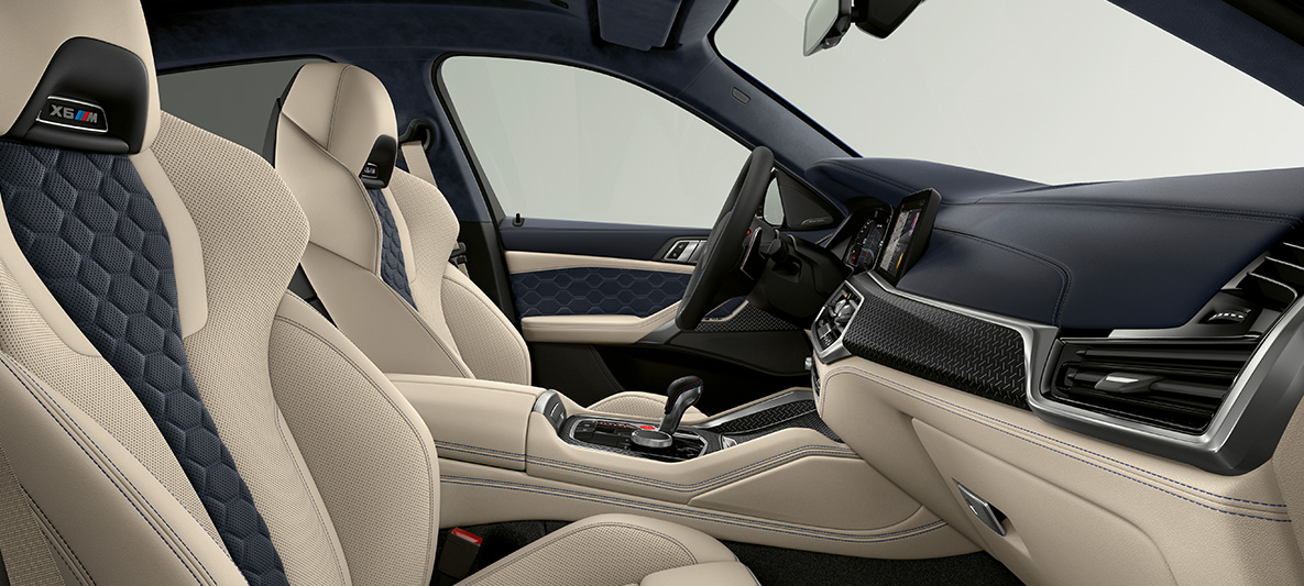 Unutrašnjost BMW-a X6 M Individual F96 SUV 2020 Unutrašnjost BMW-a X6 M Individual F96 SUV 2020 s M višenamjenskim sjedalima s X6 M logotipom