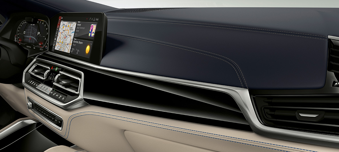 Unutrašnjost BMW-a X6 M F96 SUV 2020 Individual Unutrašnjost BMW-a X6 M F96 SUV 2020 Individual s ukrasnim letvicama u piano finish Black boji