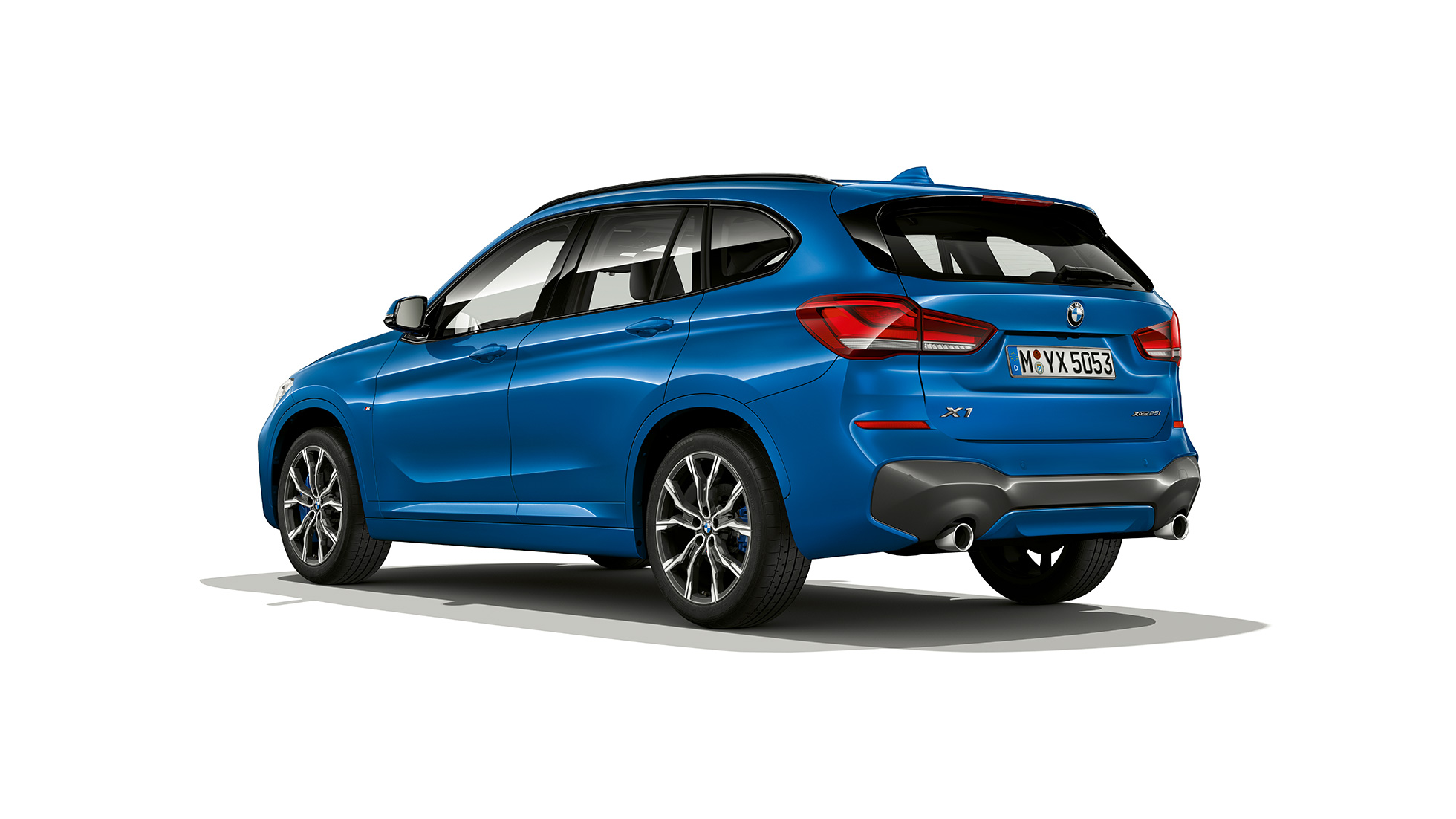 BMW X1, Model M Sport, tročetvrtinski stražnji prikaz BMW X1, Model M Sport, tročetvrtinski stražnji prikaz studijske fotografije