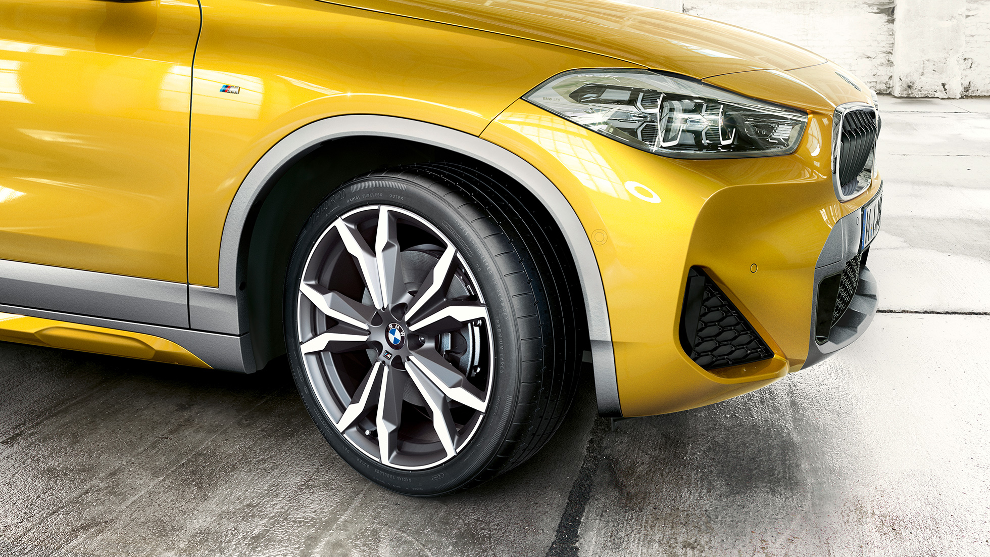 Lakometalni kotači BMW-a X2 F39 Lakometalni kotači BMW-a X2 2018 F39 Galvanic Gold metalik boje